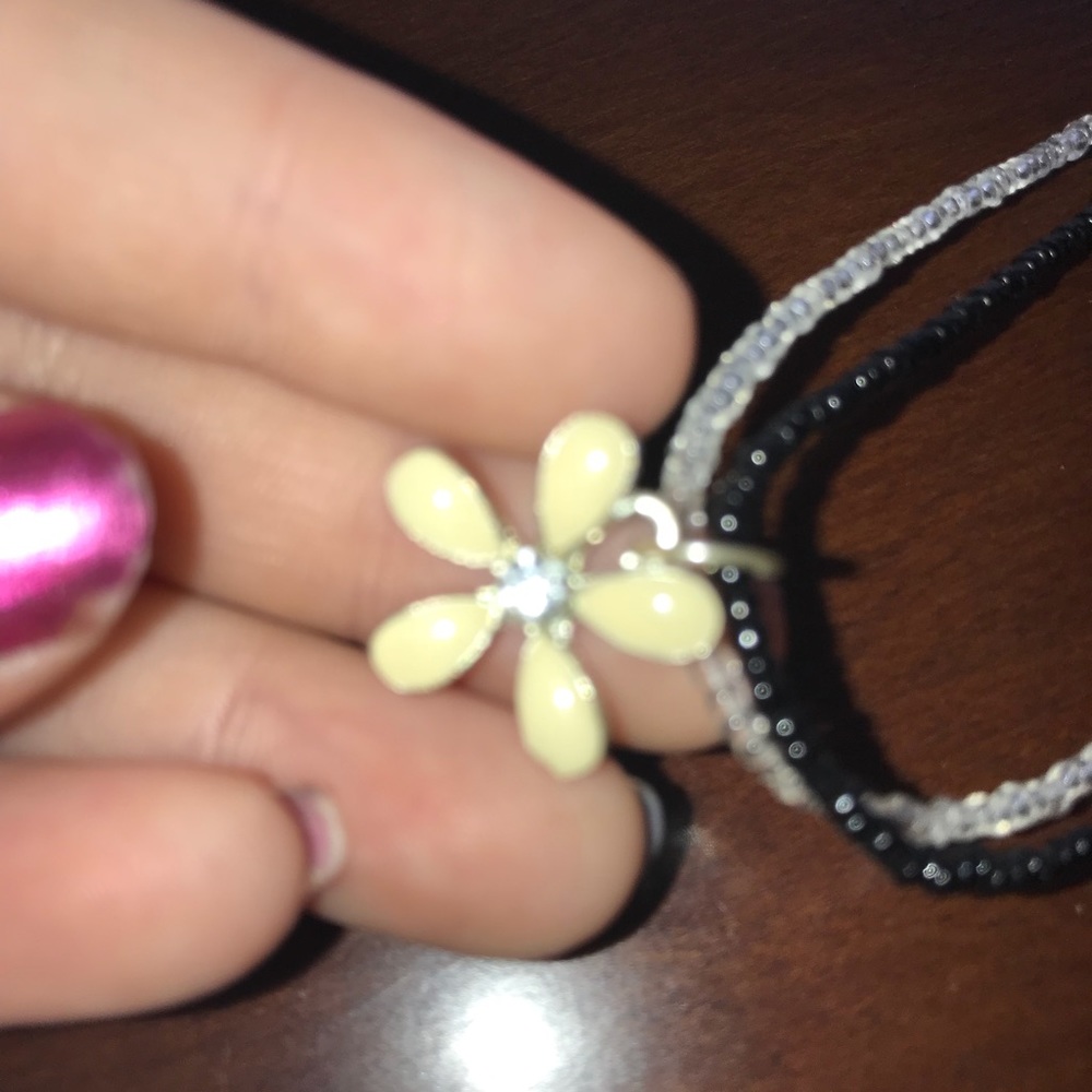 Cream Flower Necklace